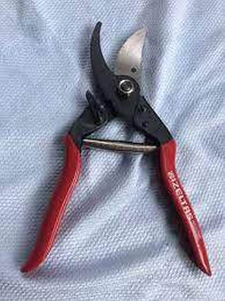 İzeltaş Bağ Makası Comfort 225 mm